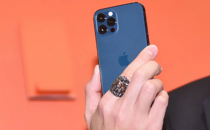 南郑苹果手机维修分享iPhone12系列重启方法教程 
